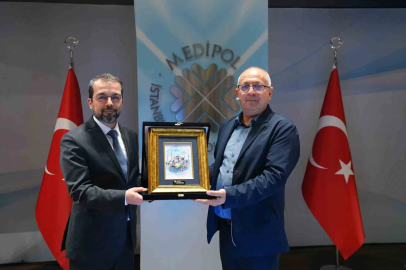 Dekolonizasyon ve yeni bir dünya ihtiyacı Medipol’de masaya yatırıldı
