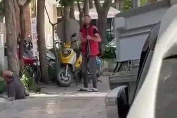 Cezaevinden çıkıp husumetlisini yaraladı, polis gelene kadar başında bekledi
