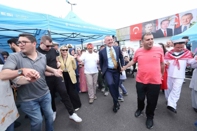En özel birlik: Özel gençlere kına yakıldı, halaylar çekildi

