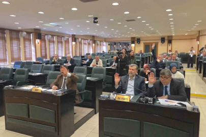 Eski başkanların ismi komisyondan oy çokluğuyla geçti
