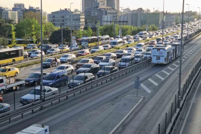 İstanbul’da akşam saatlerinde trafik yüzde 78’e ulaştı
