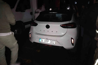 Üsküdar’da park halindeki üç araç yandı
