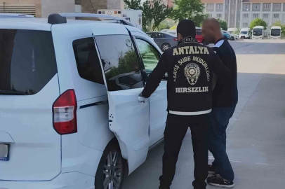 Antalya’da 410 bin lira değerinde ziynet eşyası çalan hırsız yakalandı
