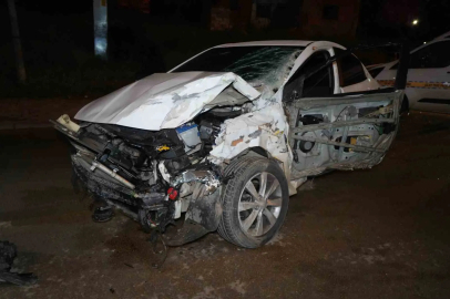 Kazada camdan savrularak hayatını kaybeden kadın toprağa verildi
