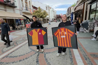 İmzalı formalar evin en özel köşesinde yer alacak
