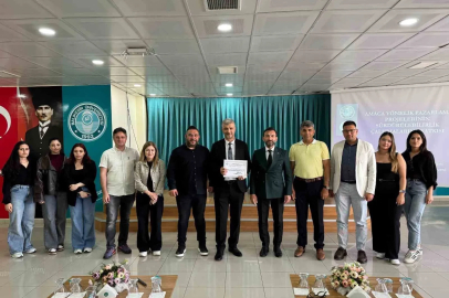 Burhaniye’de Pazarlama Projelerinin Sürdürülebilirliği konferansı gerçekleştirildi.
