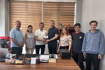 Bergama’da Türkçe isimli iş yerlerine teşekkür plaketi
