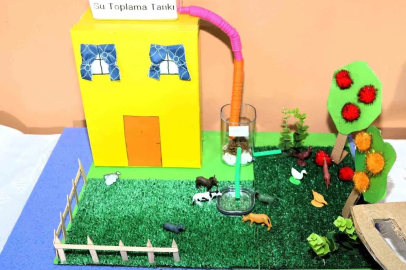 Ümraniye’de çocuklardan atık malzemelerle renkli tasarımlar
