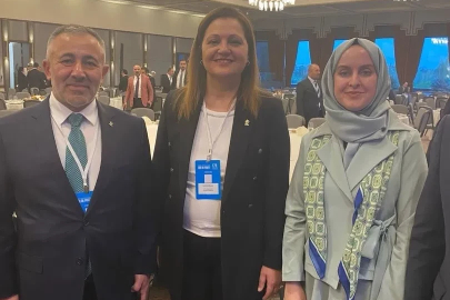 AK Parti’ye geçen Afyonkarahisar Belediye Başkanı Burcu Köksal’a ilk tebrik Bilecik’ten
