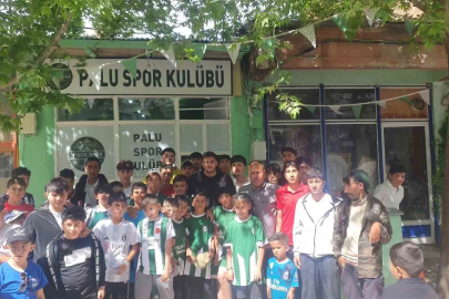 Beşiktaşlı Mustafa Erhan Hekimoğlu memleketi Palu’da gençlerle buluştu
