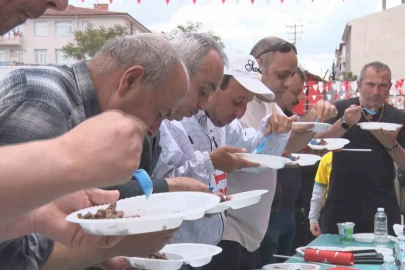 Ankara’da düzenlenen ‘Kavurma Yeme Yarışması’ renkli görüntülere sahne oldu

