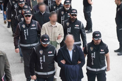 Tepebaşı Belediyesi’ne yönelik operasyonda 15 şüpheli tutuklandı
