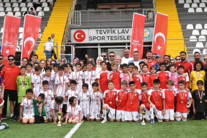 Minikler 19 Mayıs ruhunu sahaya taşıdı
