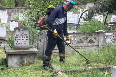 Karabük’te mezarlıklarda bayram mesaisi başladı
