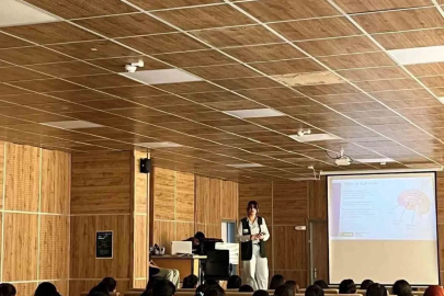 Sarıkamış Fen Lisesi’nde Yeşilay farkındalık eğitimi düzenlendi
