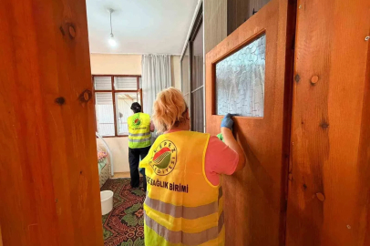 Kepez’de şehit ve gazi evlerinde bayram temizliği
