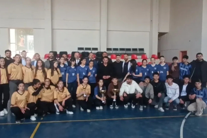 Özalp’te Liseler Arası Voleybol Turnuvası düzenlendi
