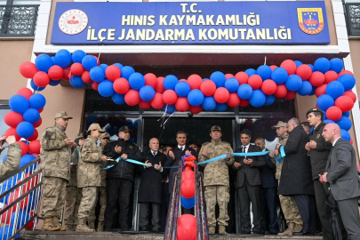 Hınıs’ta jandarma hizmet binası törenle açıldı
