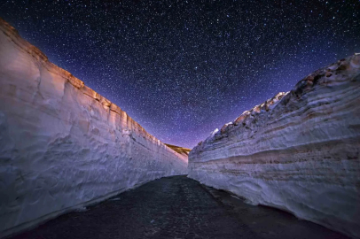 Nemrut Kalderası’nda kar ve yıldızlar buluştu

