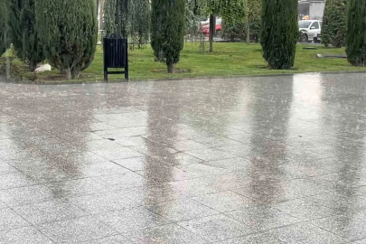 Çorum’da sağanak yağış etkisini gösterdi
