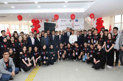 Gençlerin bilim yolculuğuna yakın ilgi
