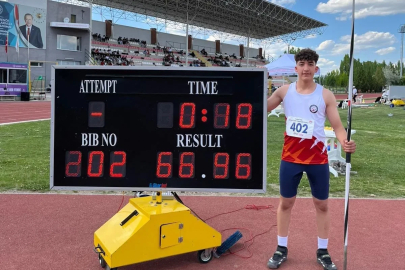 Adil Sani Konukoğlu Spor Lisesi öğrencisi cirit atmada Türkiye şampiyonu oldu
