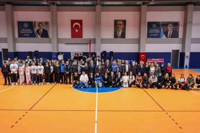Vali Sözer Pazaryeri’nde bir dizi program gerçekleştirdi
