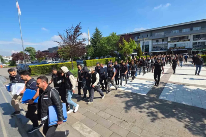Düzce’de staj dolandırıcılığı yaptığı iddia edilen 21 kişi adliyeye sevk edildi
