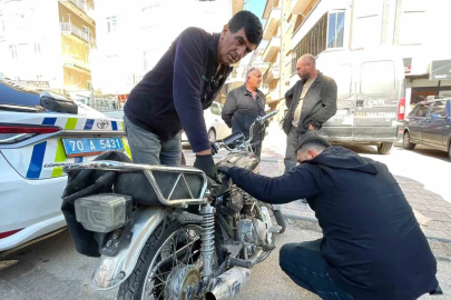 Karaman’da sürücüsünün bırakıp kaçtığı motosikletin şase numarasının kazınmış olduğu belirlendi
