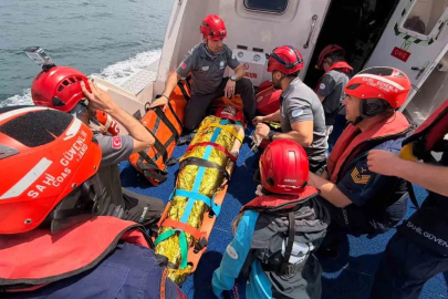 Yalova açıklarında gemide yaralanan personel tahliye edildi
