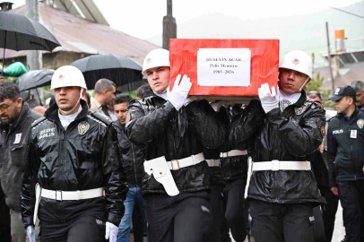 Polis memuru kalbine yenik düştü

