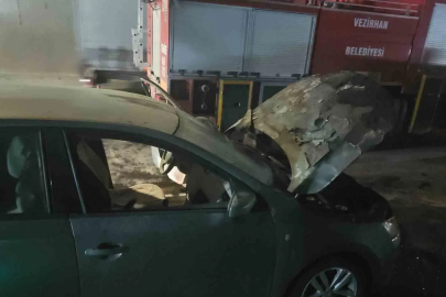 Seyir halindeki otomobil alev aldı
