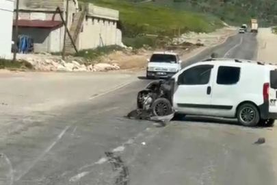 Siirt OSB’de iki hafif ticari araç çarpıştı
