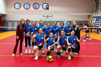 Körfez Gençlerbirliği Midi Kız Voleybol Takımı sezona galibiyetle başladı
