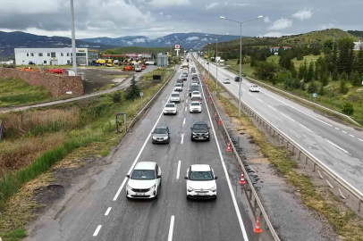 43 ilin geçiş noktasında trafik yoğunluğu arttı
