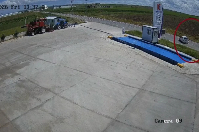 Diyarbakır’da 4 kişinin yaralandığı kaza güvenlik kamerasında

