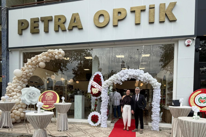 Farklı Bir Bakış; Petra Optik…