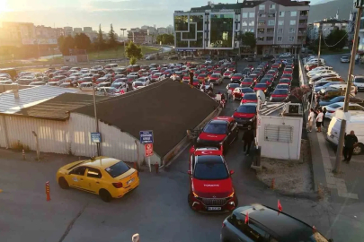 Bursa’da A Milli Takım coşkusu sokaklara taştı, 250 araçlık konvoy kenti turladı