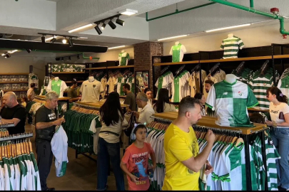 Bursaspor formalarına taraftardan yoğun ilgi
