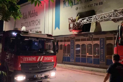 Mobilya fabrikasında korkutan yangın
