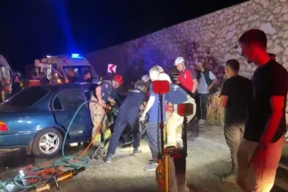 Bursa’da iki otomobil kafa kafaya çarpıştı: 5 yaralı, 2 ölü
