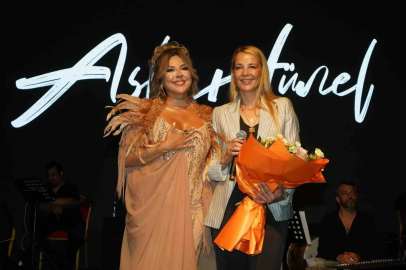 Aslı Hünel’den Bursa Festivalinde Müzik Ziyafeti