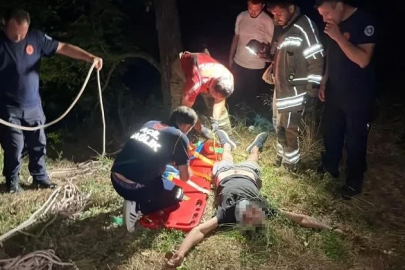 Manevra yaparken uçurumdan düştü: Kurtarılma anları kamerada
