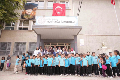 Yıllar önce öğrenciydi, şimdi başkan olarak aynı okulda
