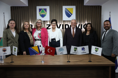 Başkan Şadi Özdemir Zavidovići’nin Şehir Günü törenlerine katıldı