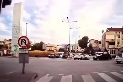 Hatalı dönüş yapan otomobil kazaya neden oldu
