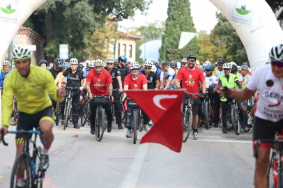 Başkan Erkan Aydın, farkındalık için pedal çevirdi
