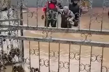 Taşkında mahsur kalanlar böyle kurtarıldı
