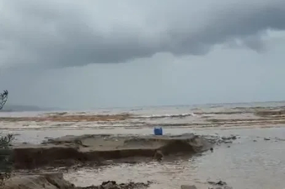Sağanak vurdu, Mudanya’da ekipler alarma geçti
