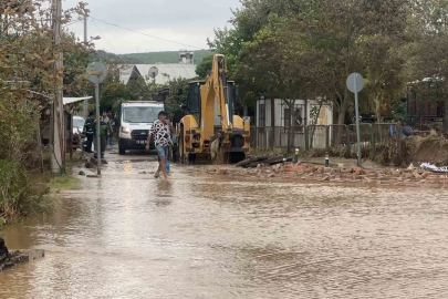 Mudanya’da sağanak sonrası göle döndü
